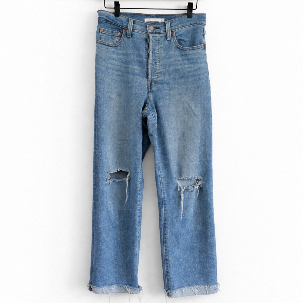 Levi’s Ribcage Straight Ankle Jeans – Distressed Light Wash – Size 27
